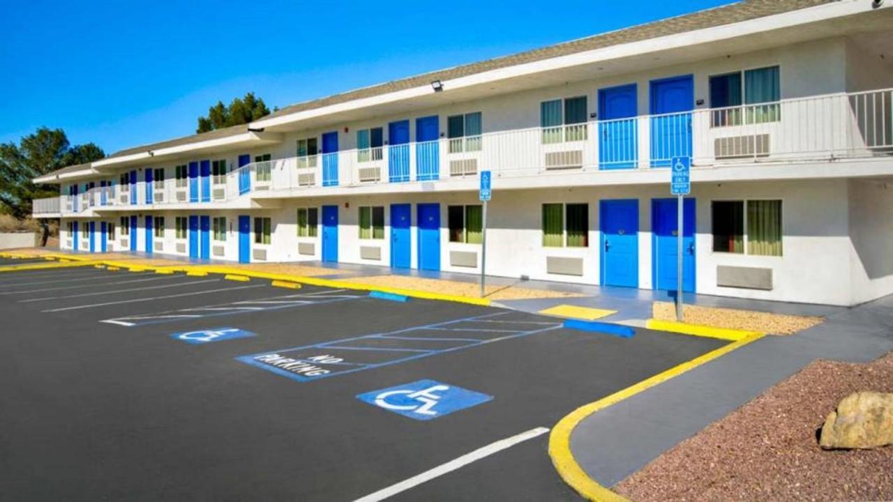 Motel 6 Викторвил Екстериор снимка